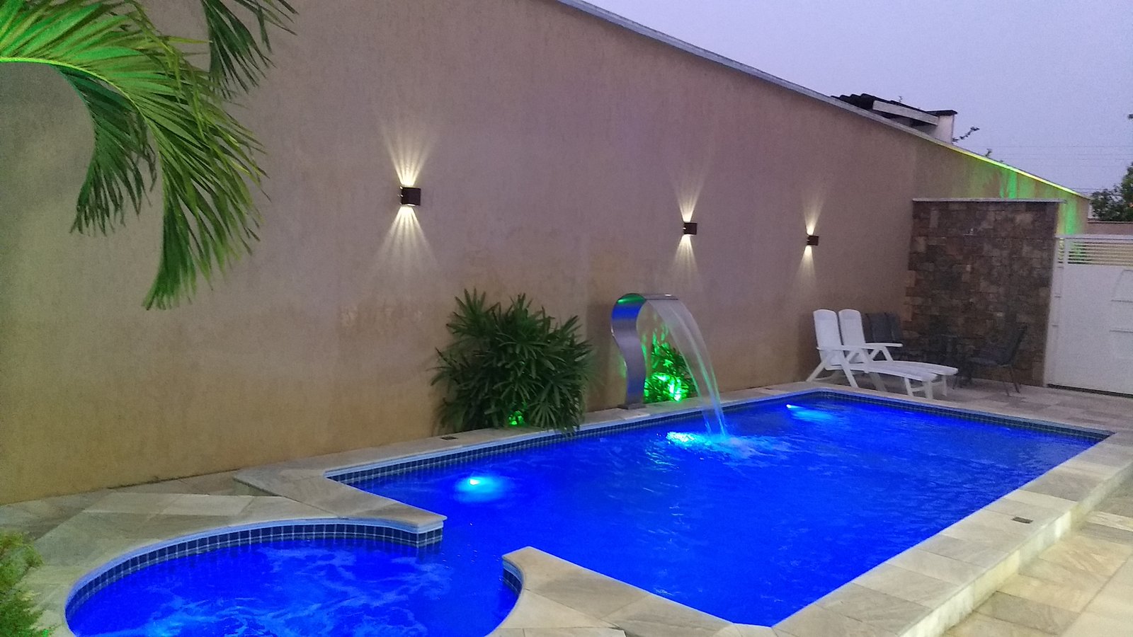 Casa espetacular c/ 4 quartos, home office e piscina