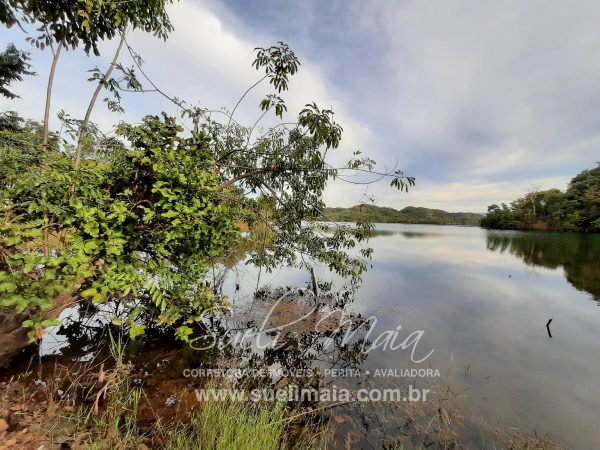 CHÁCARA DE 5,54 HA – NA BEIRA DO LAGO – MINAÇU/GO
