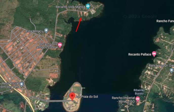 LOTE NA BEIRA DO LAGO A 800M DO ASFALTO – MINAÇU/GO